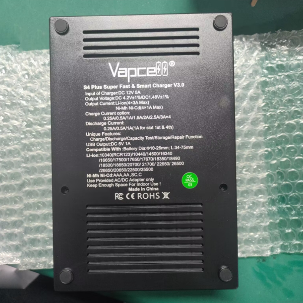 Chargeur Vapcell S4 Plus V3.0 4 slots lithium avec adaptateur EU